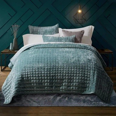 Luxury Velvet Embroidered Quilt Set-Green Luxury Velvet Embroidered Quilt Set-Green